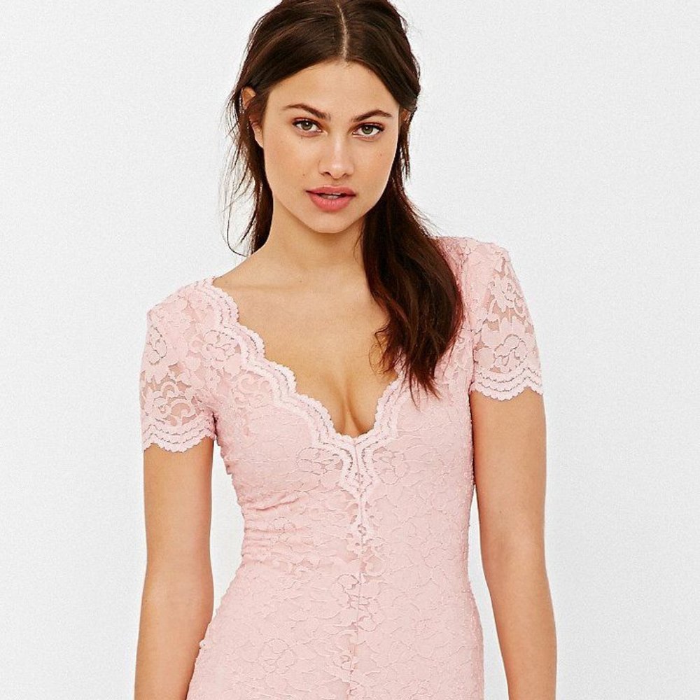 Kimchi Blue Urban Outfitters Dusty Pink Lace Scalloped Bodycon Dress Medium